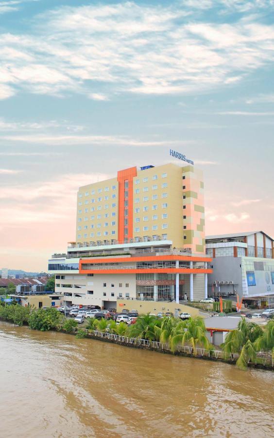 Harris Hotel Samarinda Extérieur photo