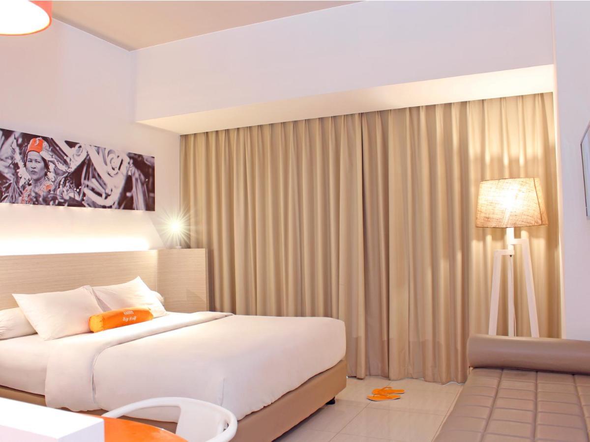 Harris Hotel Samarinda Extérieur photo