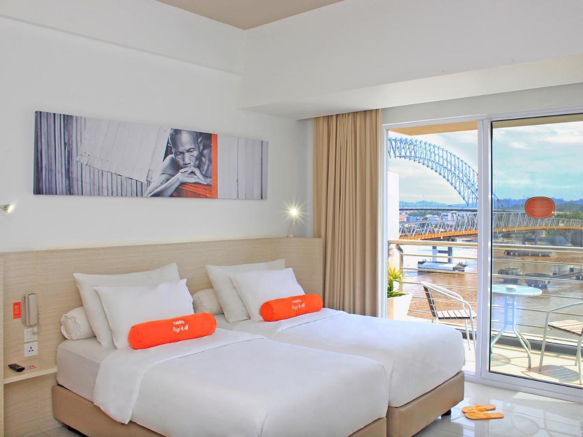 Harris Hotel Samarinda Extérieur photo