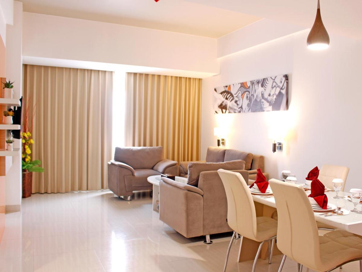 Harris Hotel Samarinda Extérieur photo