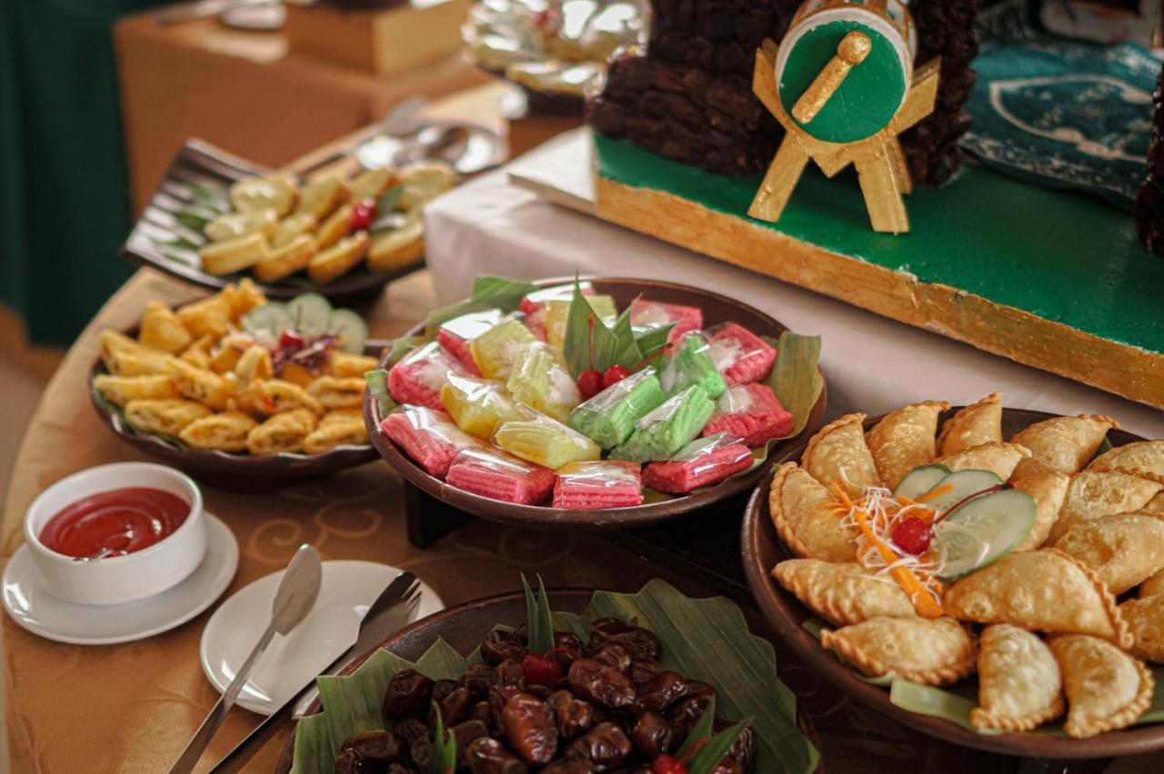 Harris Hotel Samarinda Extérieur photo
