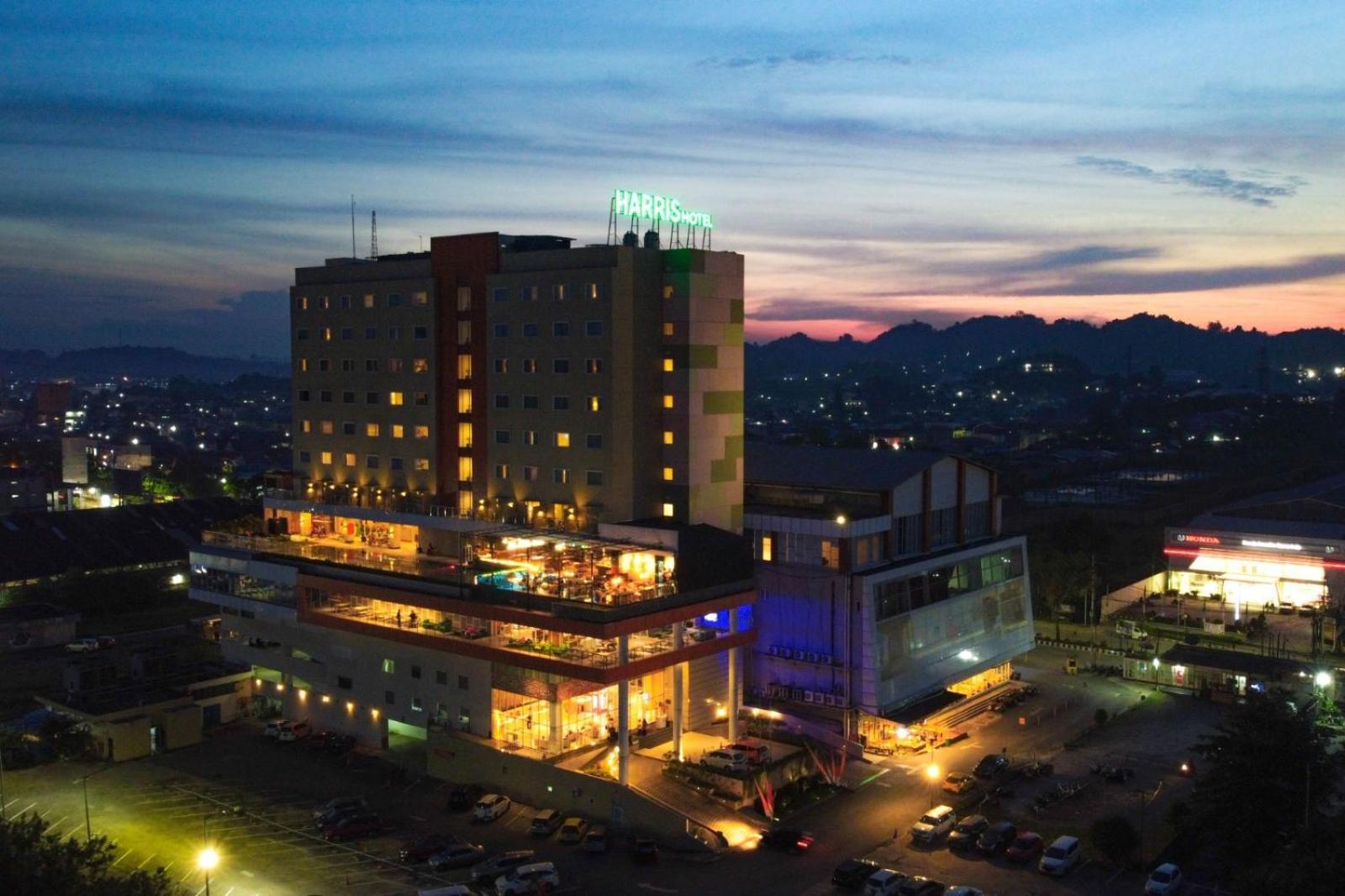 Harris Hotel Samarinda Extérieur photo